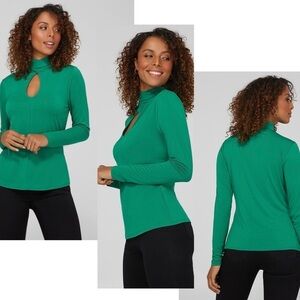 SUZY Shier green Keyhole Mock Neck Top Sz L